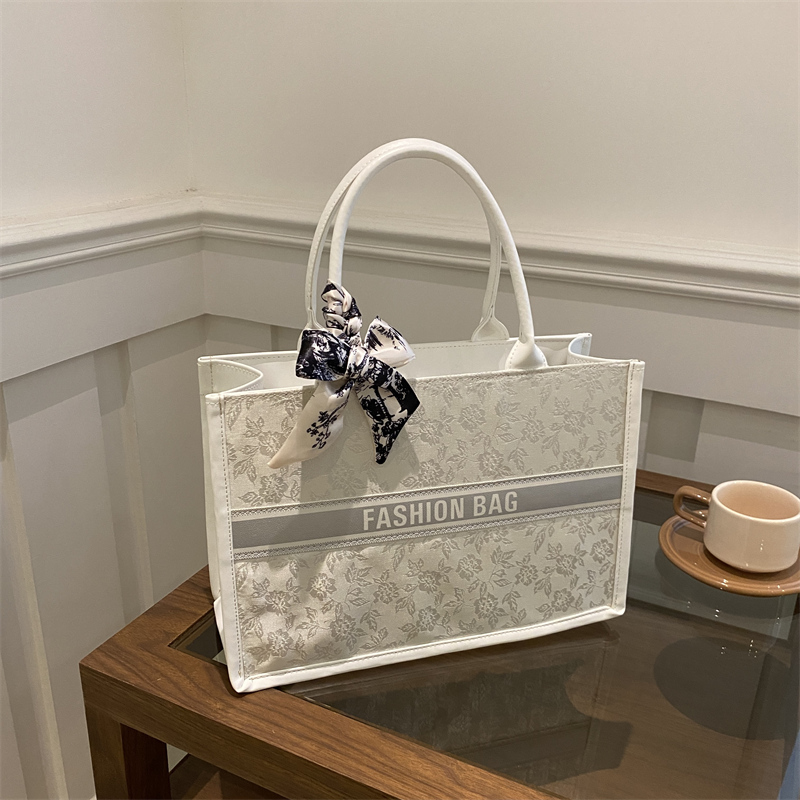 Luxury Bags Shopping - Luxe elegante dames handtas met geborduurd