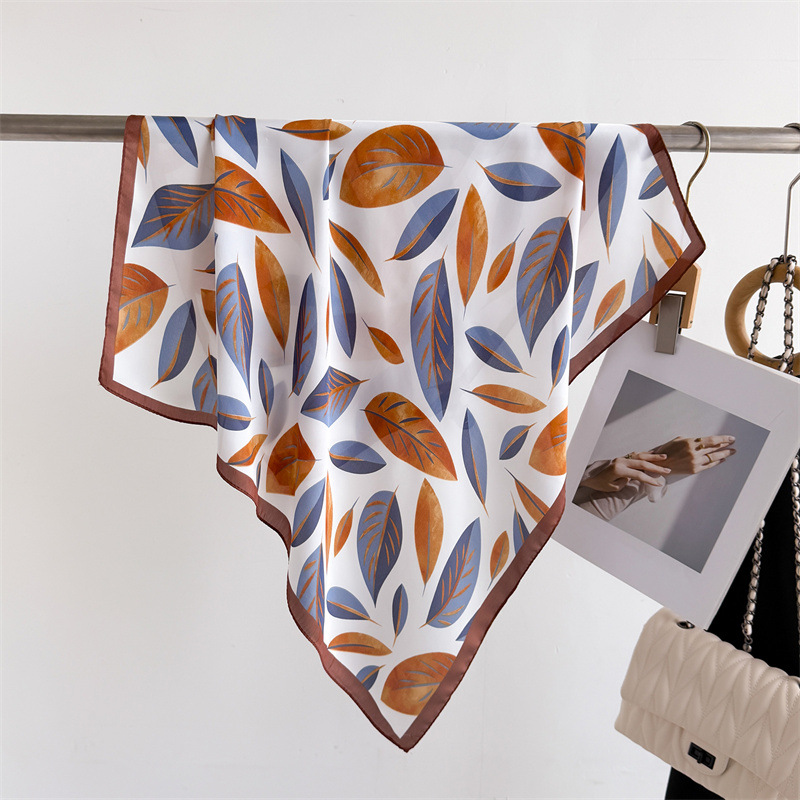 Luxe Merk Print 70 Cm Vierkant - Luxury Bags Brands recensie en prijs